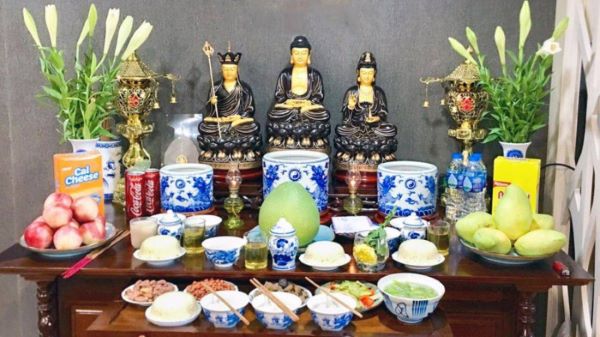 Mâm lễ cúng phật ngày rằm tháng 7.