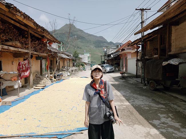 Ngẩn ngơ trước ngôi làng giữa lòng Hà Giang, tưởng chừng chỉ có trong thế giới cổ tích