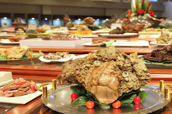 Mam yen tiec trieu dinh bang da quy
