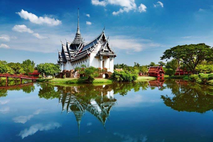 Đền cá khổng lồ gần Bangkok - nơi chụp ảnh hoàng hôn ấn tượng