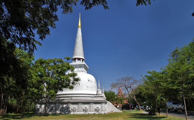 Đền cá khổng lồ gần Bangkok - nơi chụp ảnh hoàng hôn ấn tượng