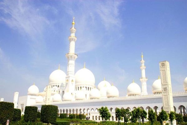 Sheikh Zayed – Thánh đường trắng tuyệt đẹp ở Abu Dhabi