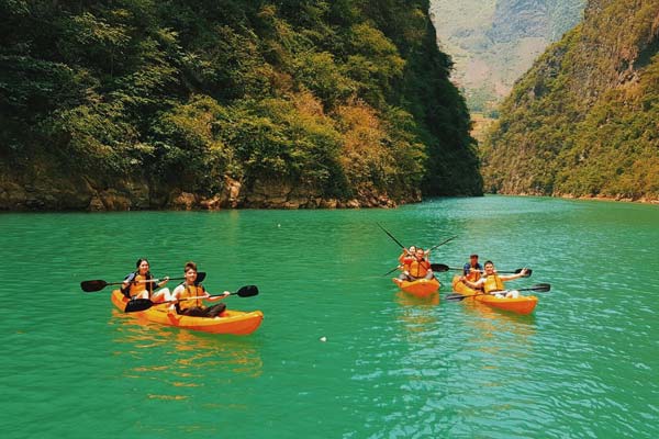 Đến Hà Giang nhất định phải chèo thuyền kayak sông Nho Quế