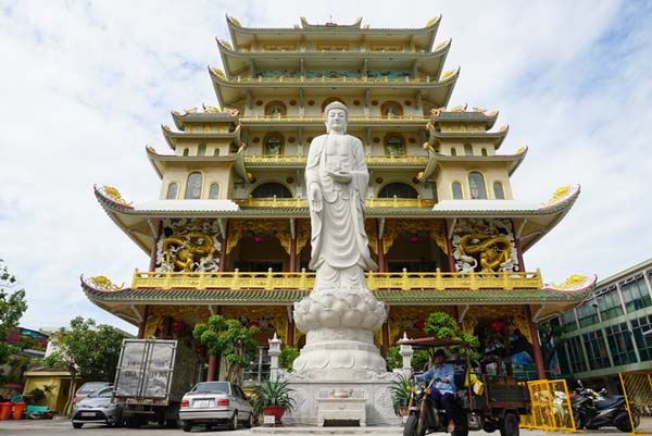 Ngôi chùa có chánh điện cao nhất Việt Nam ở Sài Gòn