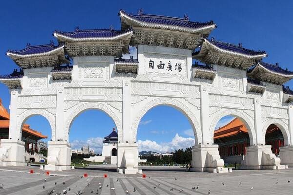 Tour Đài Loan 5N4Đ – Đài Trung, Cao Hùng, Đài Bắc | Tặng Suối Khoáng Nóng, Du Thuyền Nhật Nguyệt