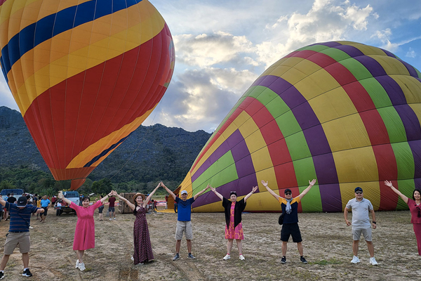 TOUR LAO