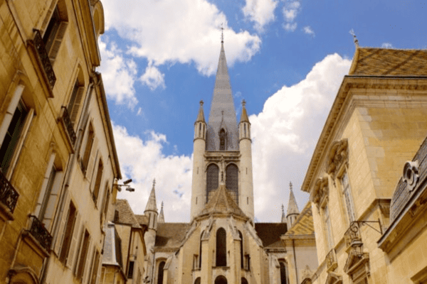 Tour Du Lịch Châu Âu 9 Ngày: Pháp – Bỉ – Hà Lan – Luxembourg – Thụy Sĩ – Đức | Vietnam Airlines Bay